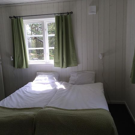 Oesjoenaes Hotel Tived Eksteriør billede