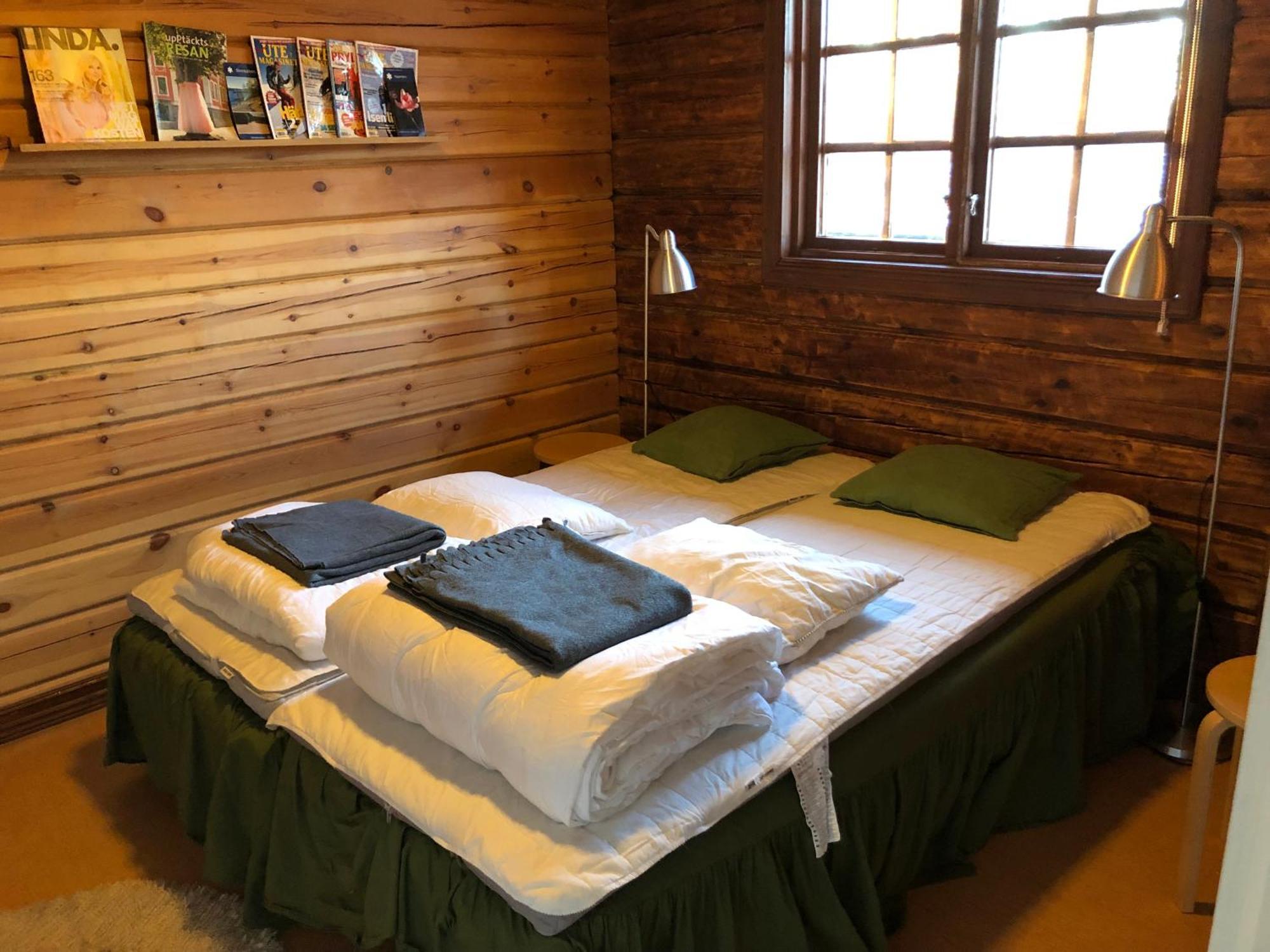 Oesjoenaes Hotel Tived Eksteriør billede