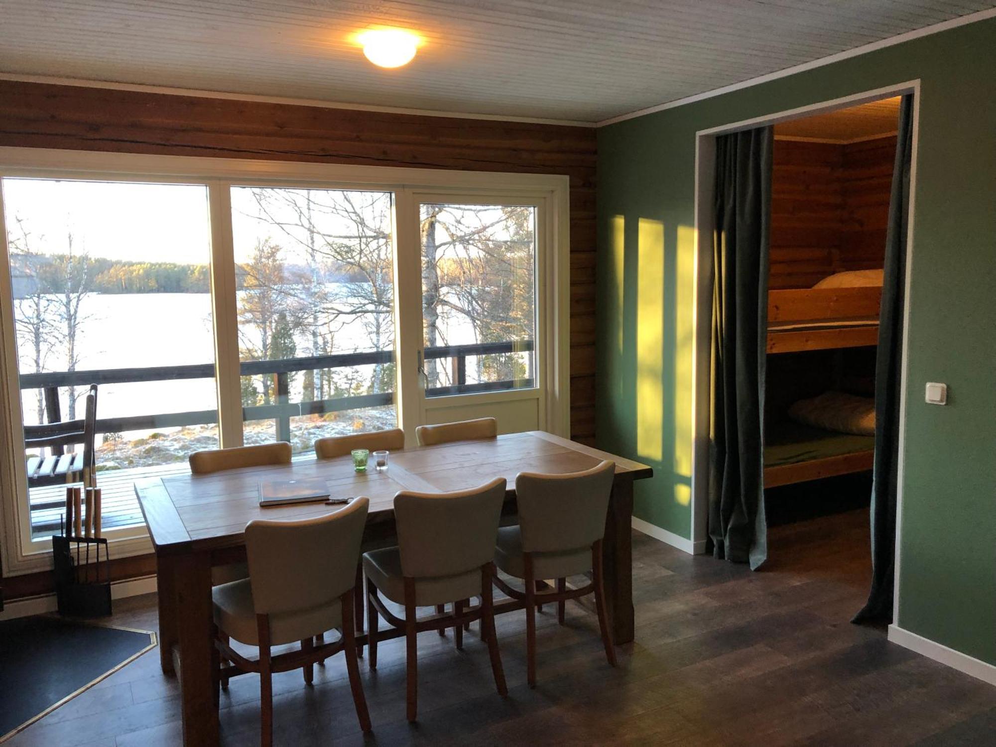 Oesjoenaes Hotel Tived Eksteriør billede