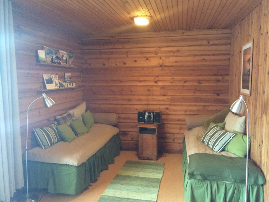 Oesjoenaes Hotel Tived Eksteriør billede
