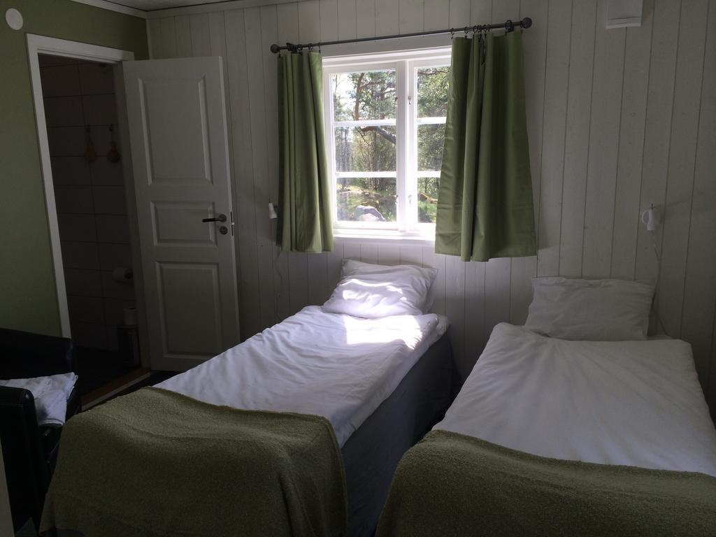 Oesjoenaes Hotel Tived Eksteriør billede