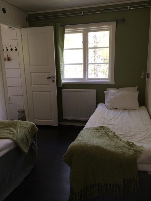 Oesjoenaes Hotel Tived Eksteriør billede