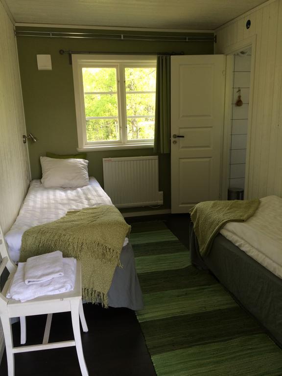 Oesjoenaes Hotel Tived Eksteriør billede